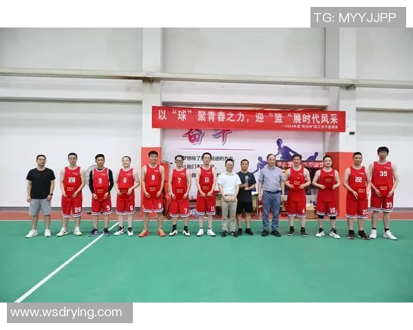 成都篮球队团队协作的力量与魅力探索篮球精神的传承与发展 成都篮球队团队协作的力量与魅力探索篮球精神的传承与发展